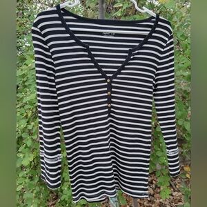 Fitted Black and White 3/4 Sleeve Jersey   Shirt with Gold Anchor Buttons